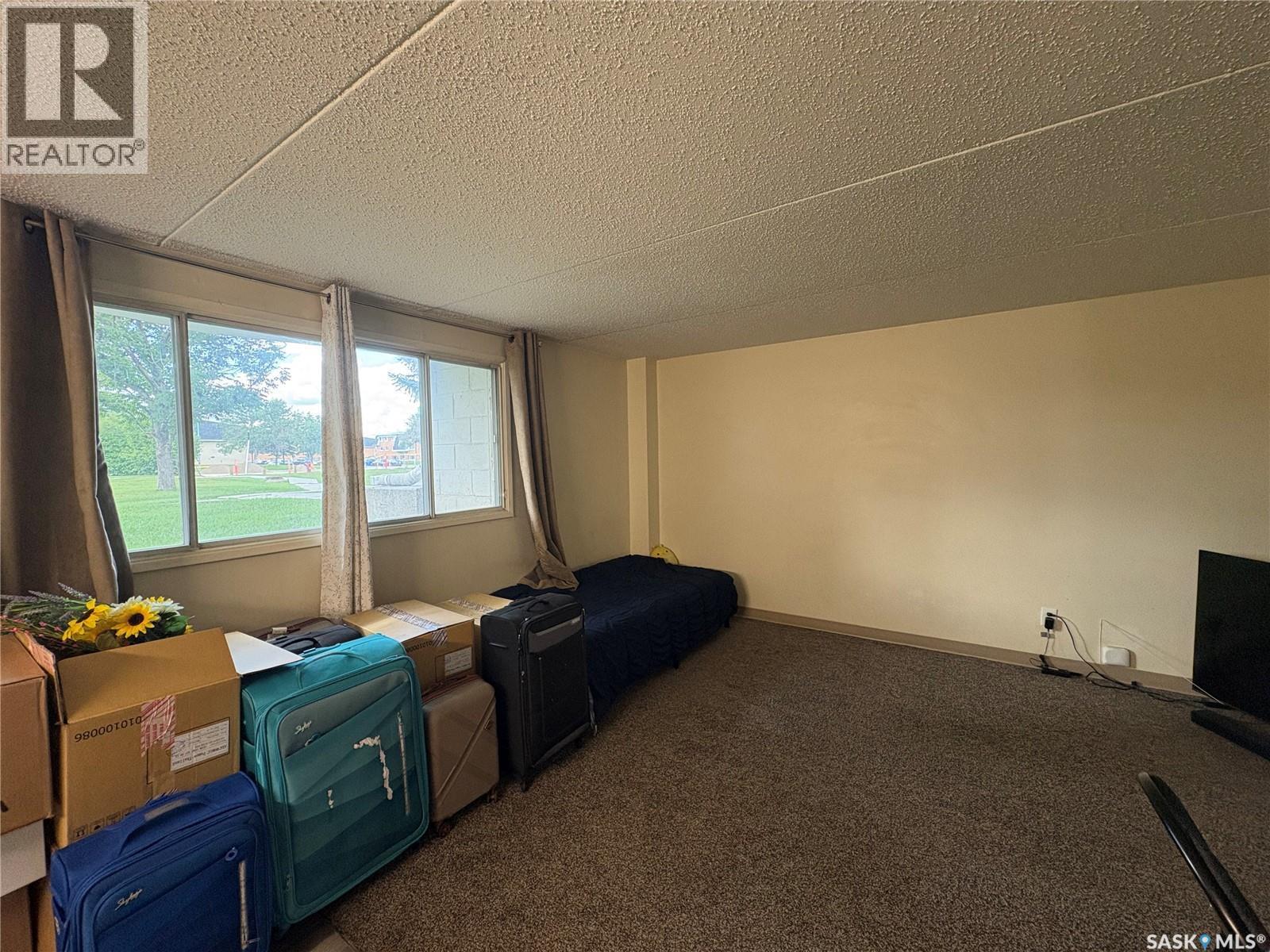 11 35 Centennial Street, Regina, SK - Indoor