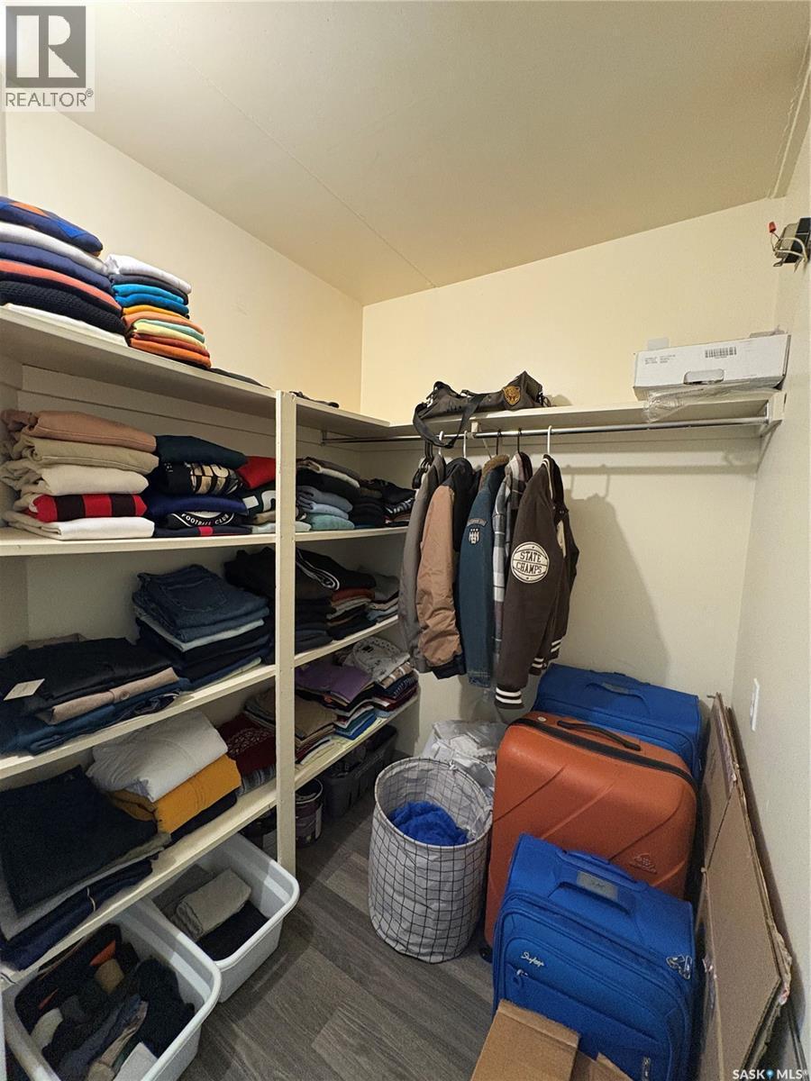 11 35 Centennial Street, Regina, SK - Indoor With Storage