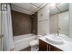 Main Bathroom -