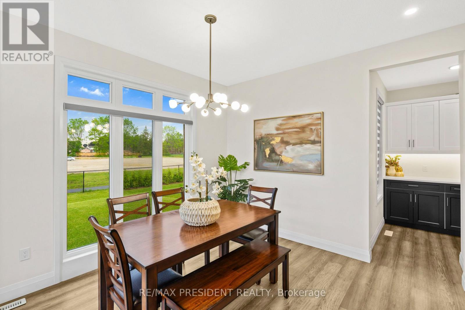 191 Foxborough Place, Thames Centre, ON - Indoor Photo Showing Dining Room