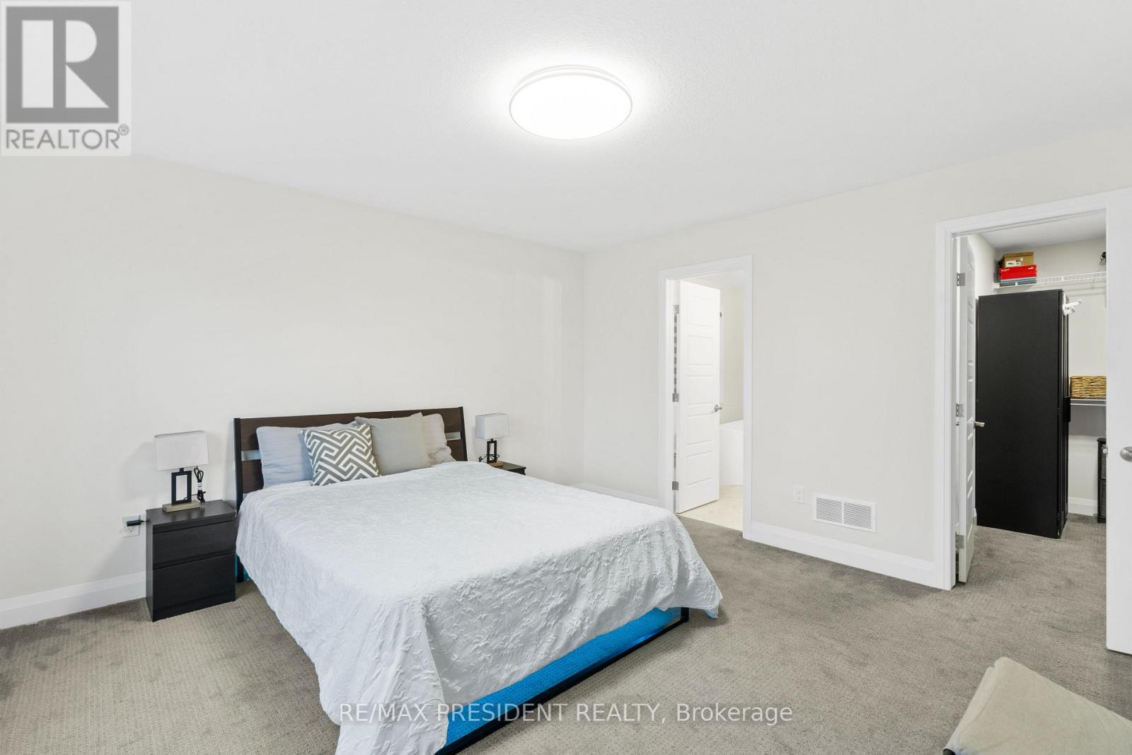 191 Foxborough Place, Thames Centre, ON - Indoor Photo Showing Bedroom
