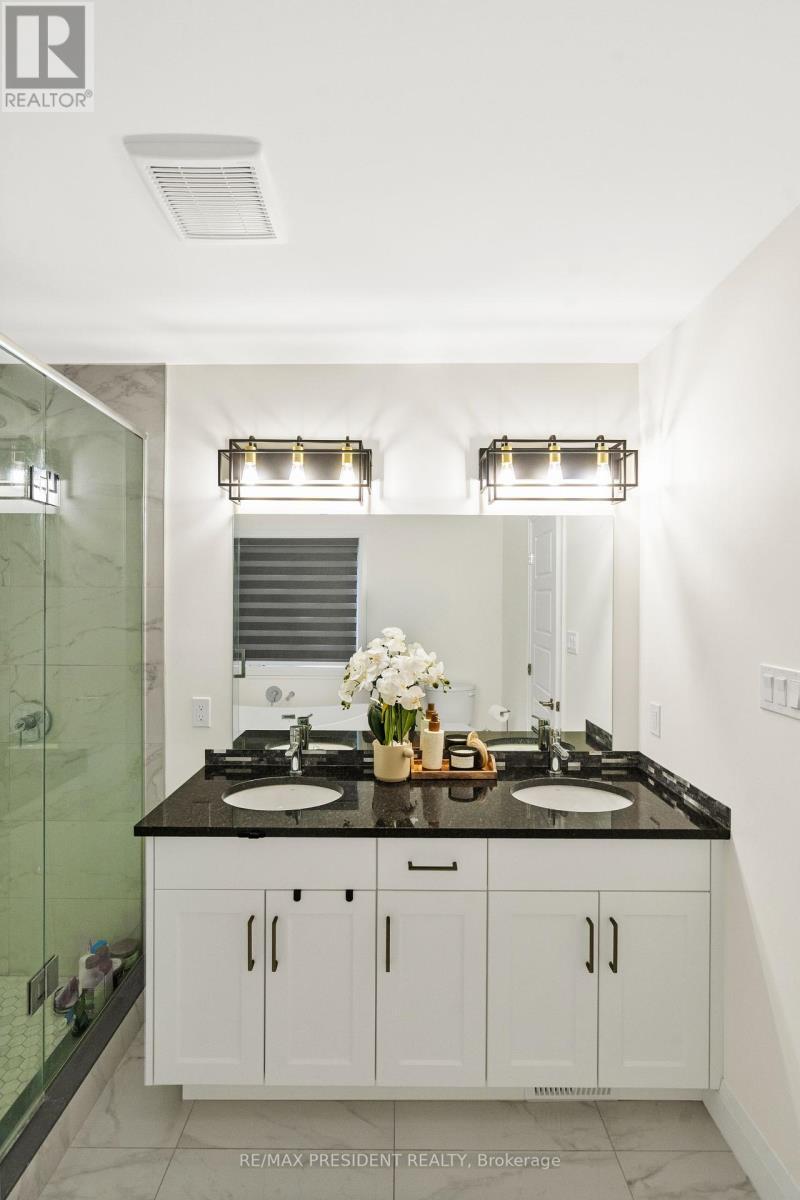 191 Foxborough Place, Thames Centre, ON - Indoor Photo Showing Bathroom