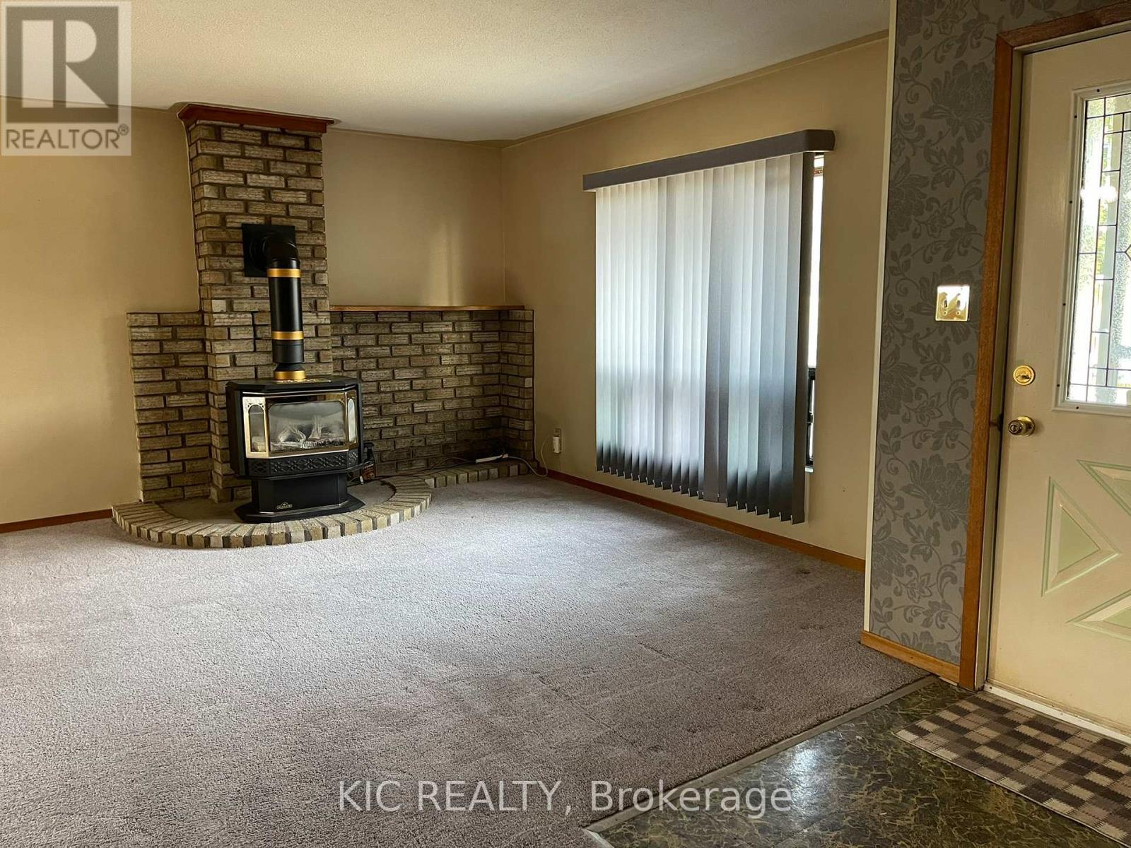 2183 Asphodel 5 Line, Asphodel-Norwood, ON - Indoor With Fireplace