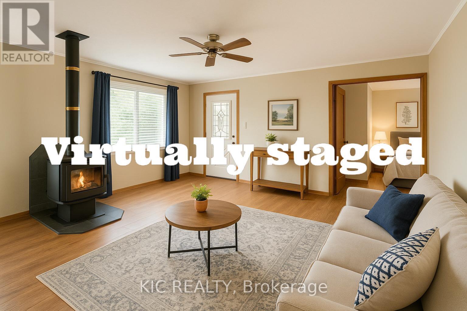 2183 Asphodel 5 Line, Asphodel-Norwood, ON - Indoor Photo Showing Living Room