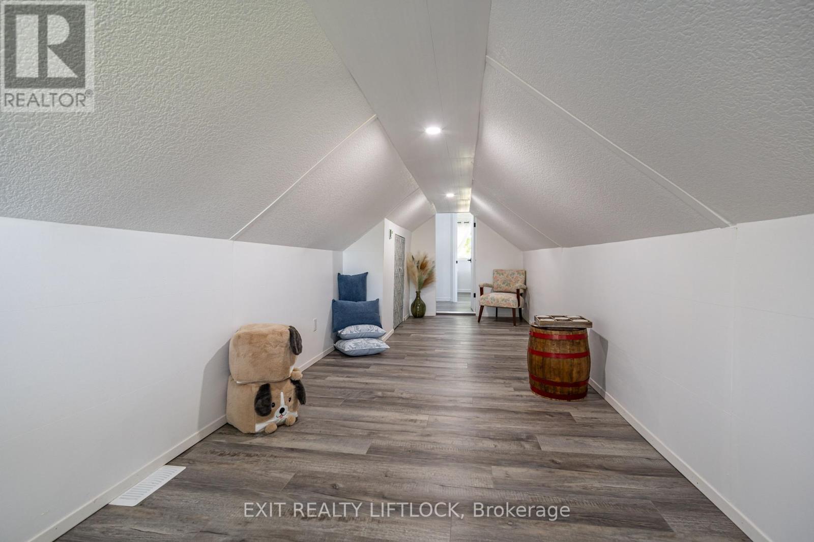 1301 County Rd 28, Otonabee-South Monaghan, ON - Indoor Photo Showing Other Room