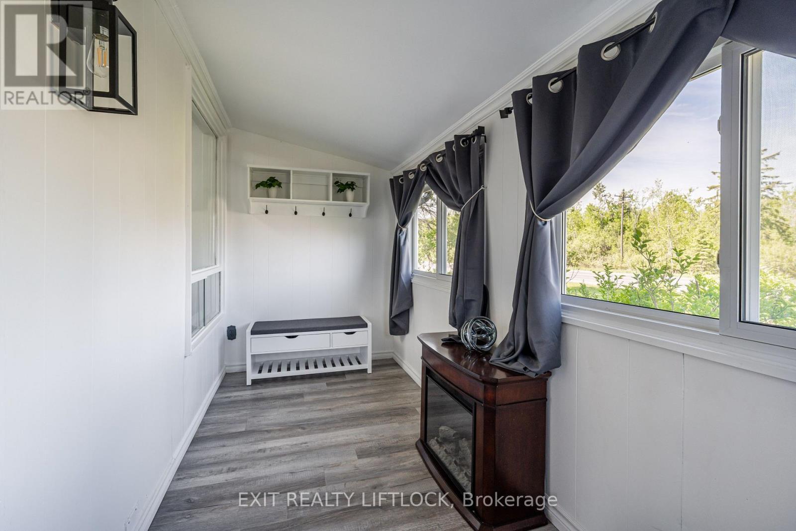 1301 County Rd 28, Otonabee-South Monaghan, ON - Indoor Photo Showing Other Room