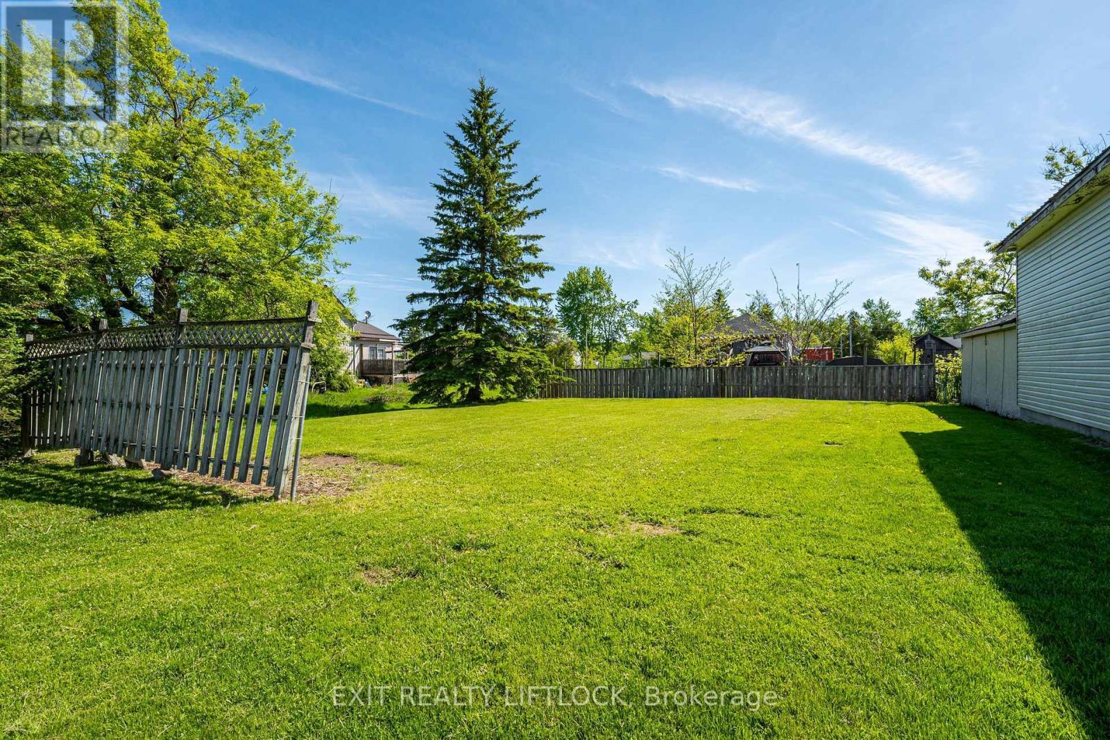 1301 County Rd 28, Otonabee-South Monaghan, ON - Outdoor With Backyard