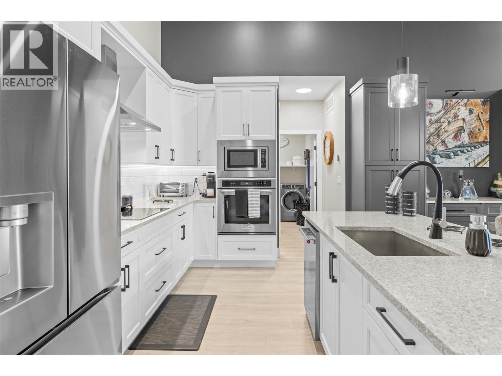 269 Diamond Way Unit# 13, Vernon, BC - Indoor Photo Showing Kitchen With Stainless Steel Kitchen With Upgraded Kitchen