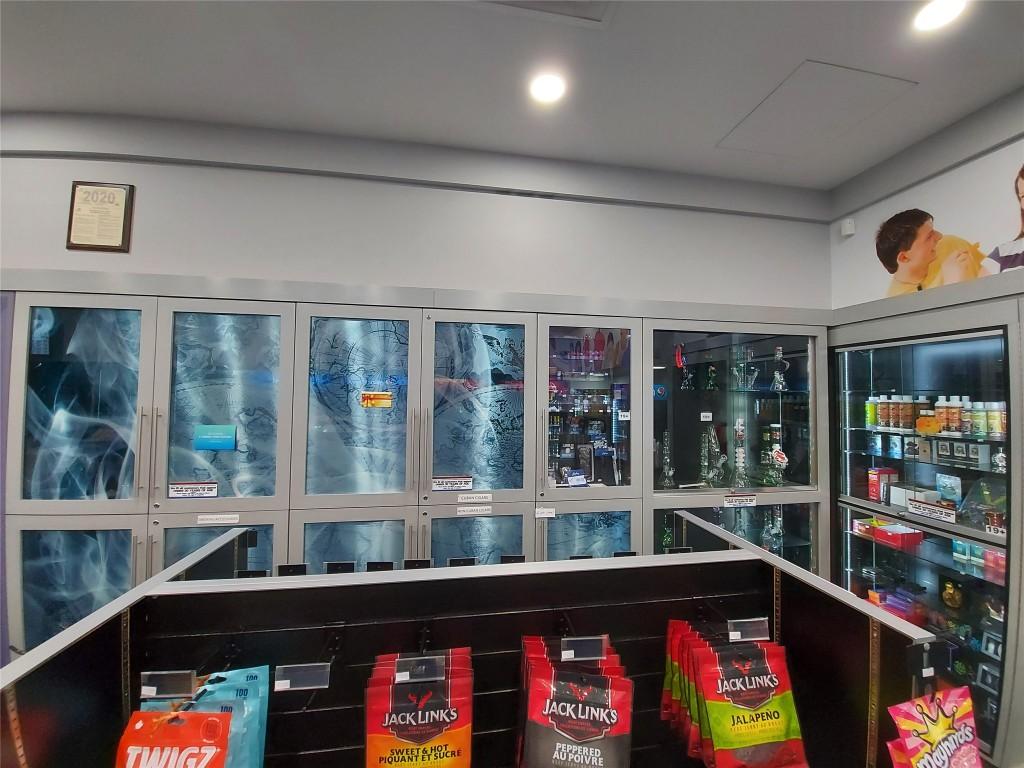 2271 Harvey Avenue, Kelowna, BC