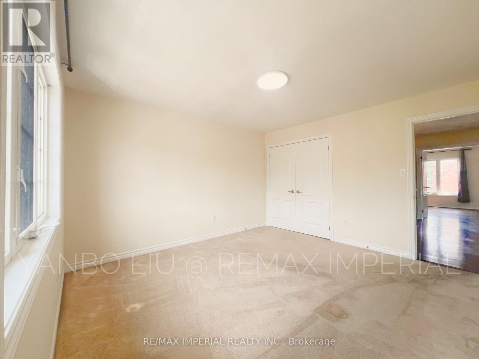 155 Art West Avenue, Newmarket, ON - Indoor Photo Showing Other Room