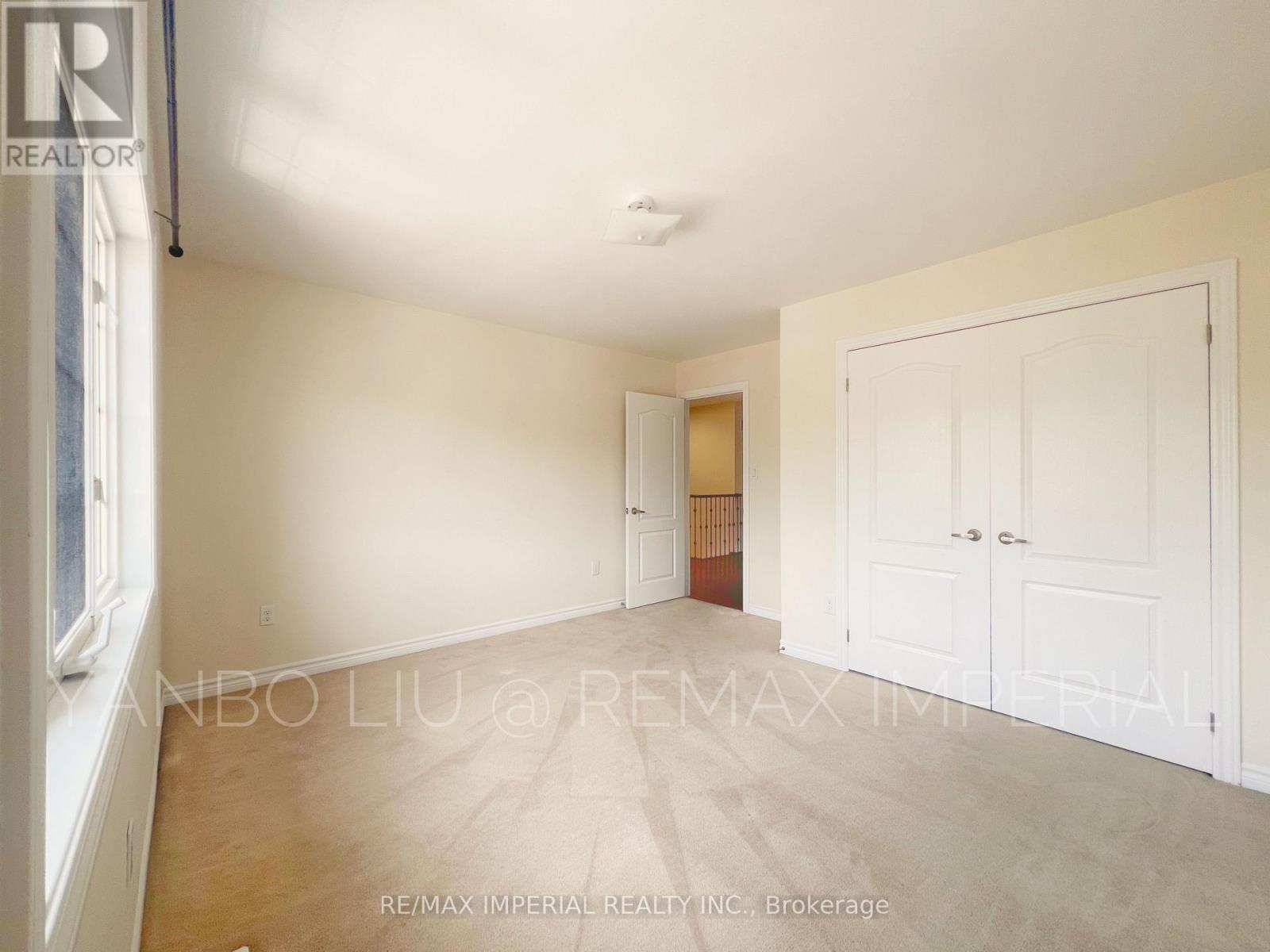 155 Art West Avenue, Newmarket, ON - Indoor Photo Showing Other Room