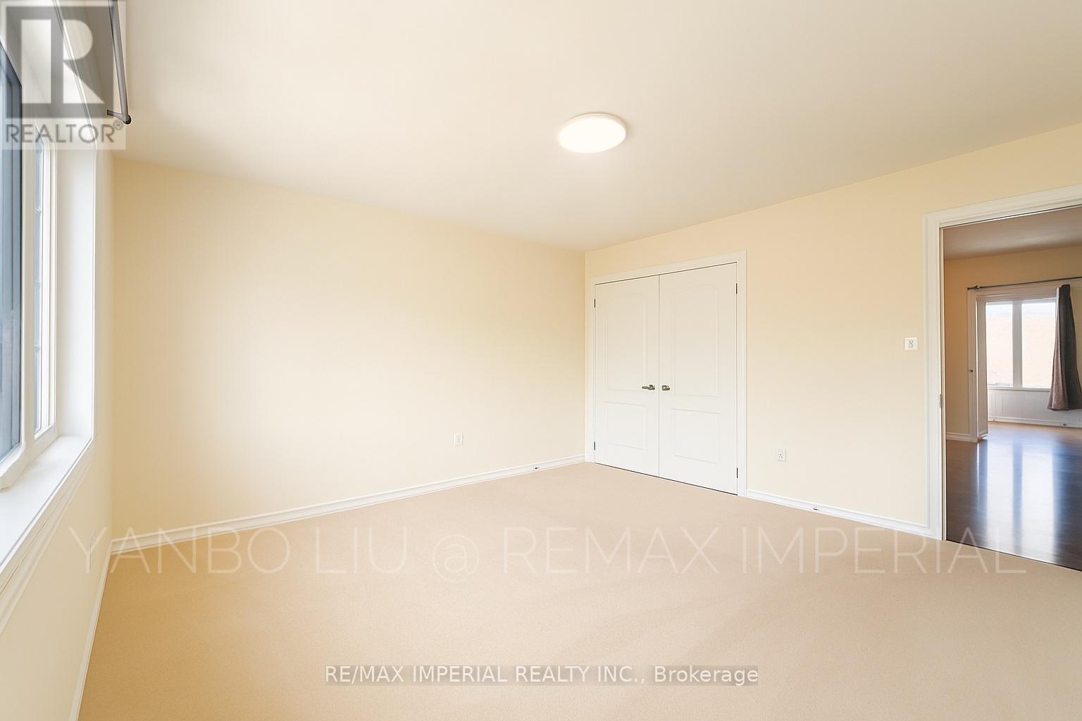 155 Art West Avenue, Newmarket, ON - Indoor Photo Showing Other Room