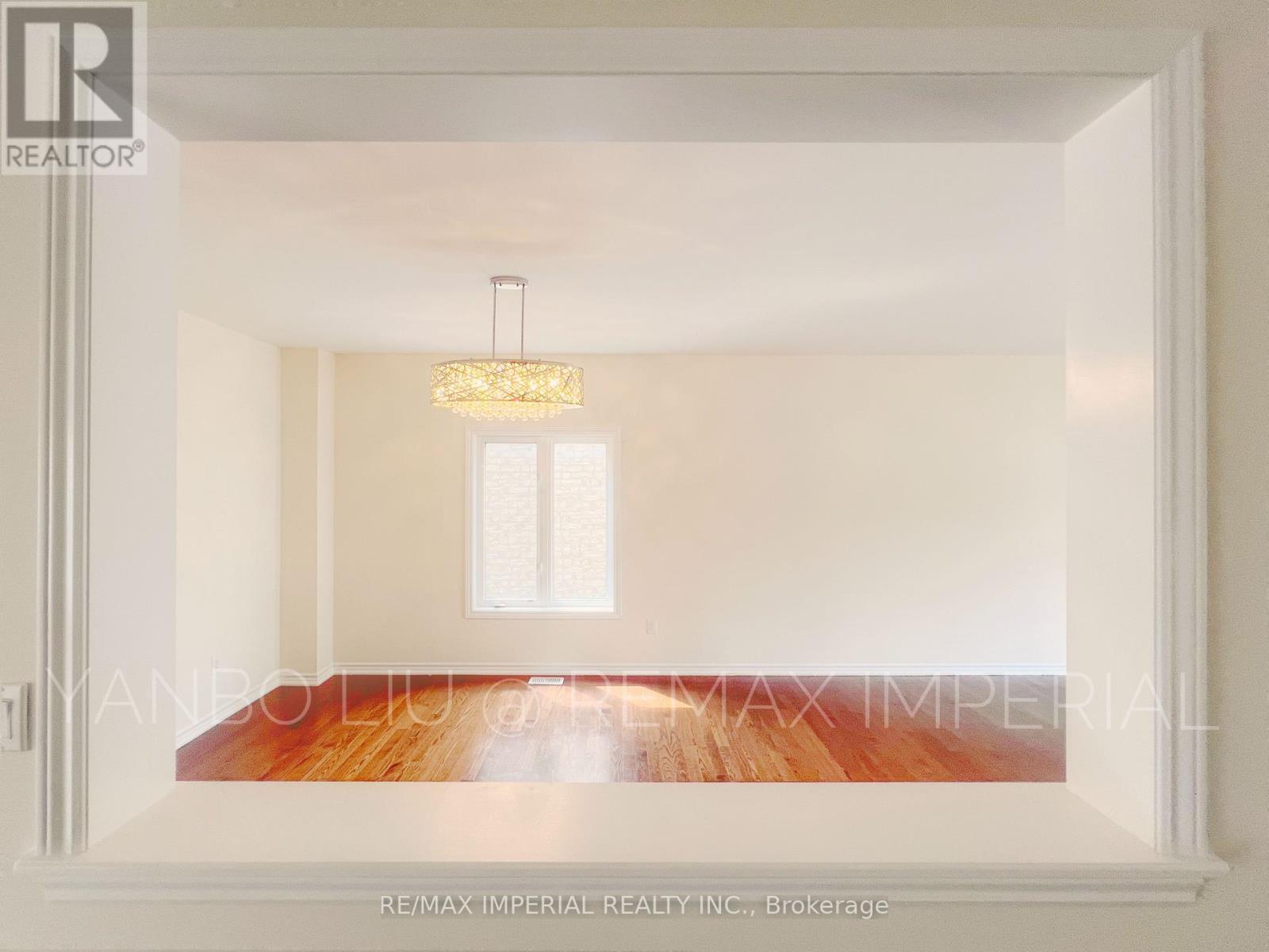 155 Art West Avenue, Newmarket, ON -