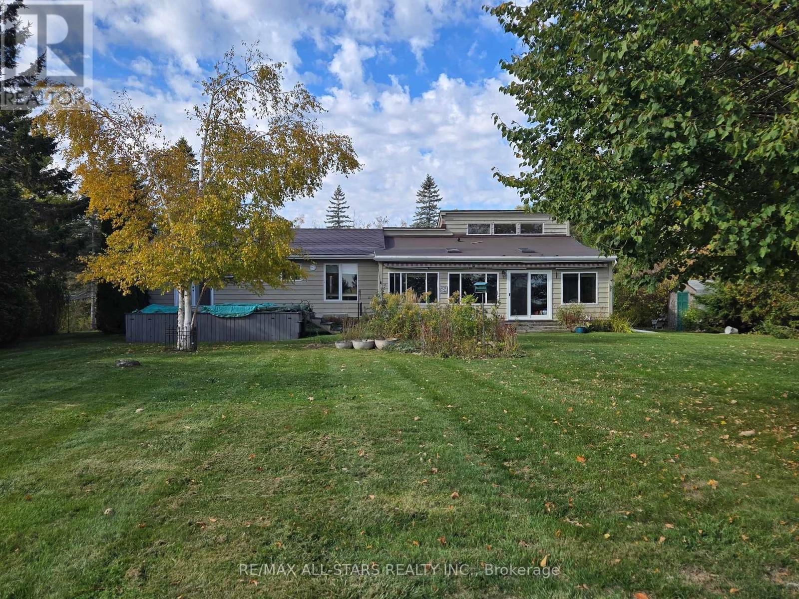 321 Rabys Shore Drive, Kawartha Lakes (Fenelon Falls), ON - Outdoor