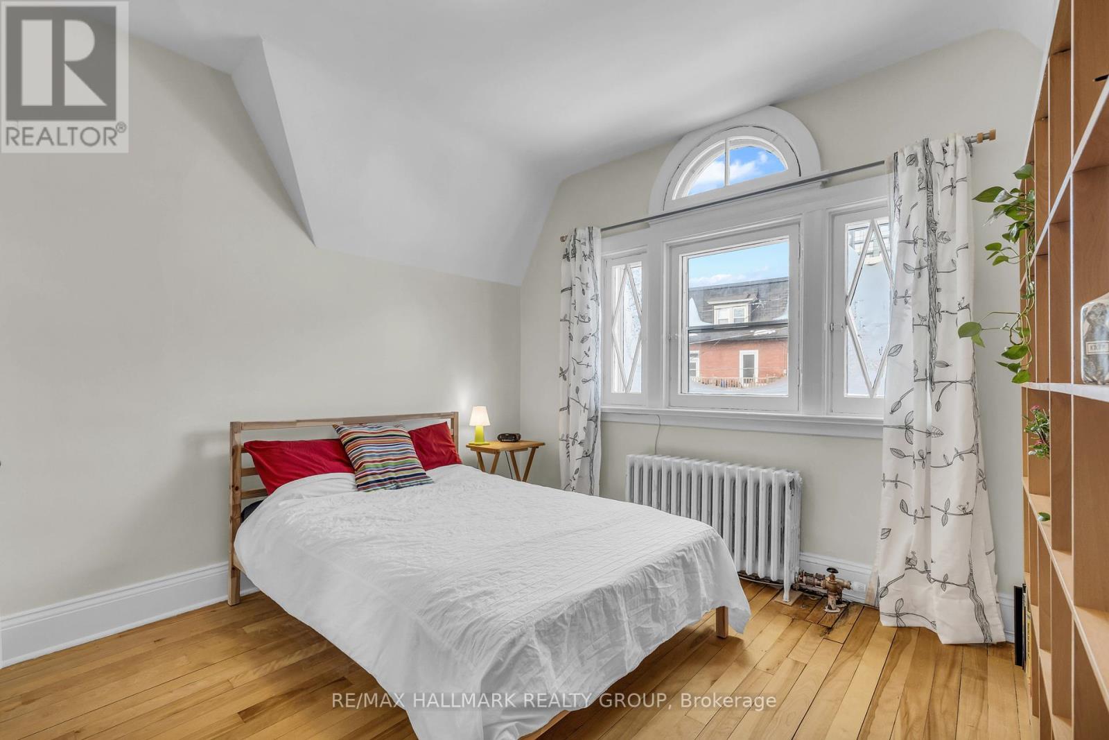 third bedroom - 396 Daly Avenue, Ottawa, ON - Indoor Photo Showing Bedroom
