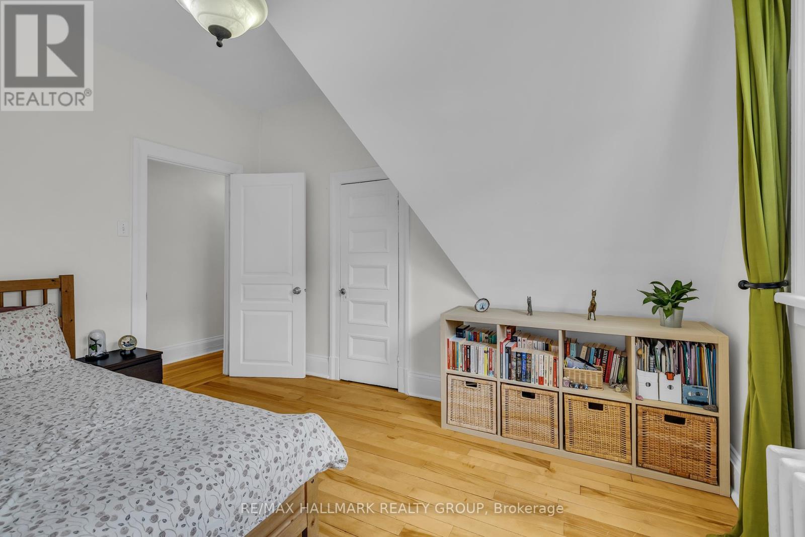 396 Daly Avenue, Ottawa, ON - Indoor Photo Showing Bedroom