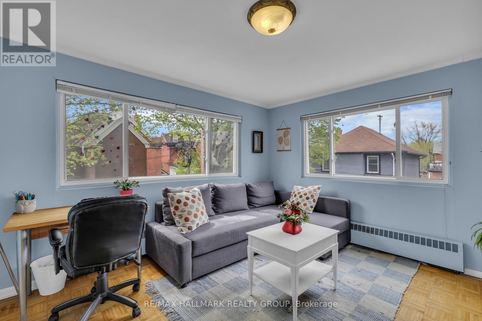 396 Daly Avenue, Ottawa, ON - Indoor Photo Showing Living Room