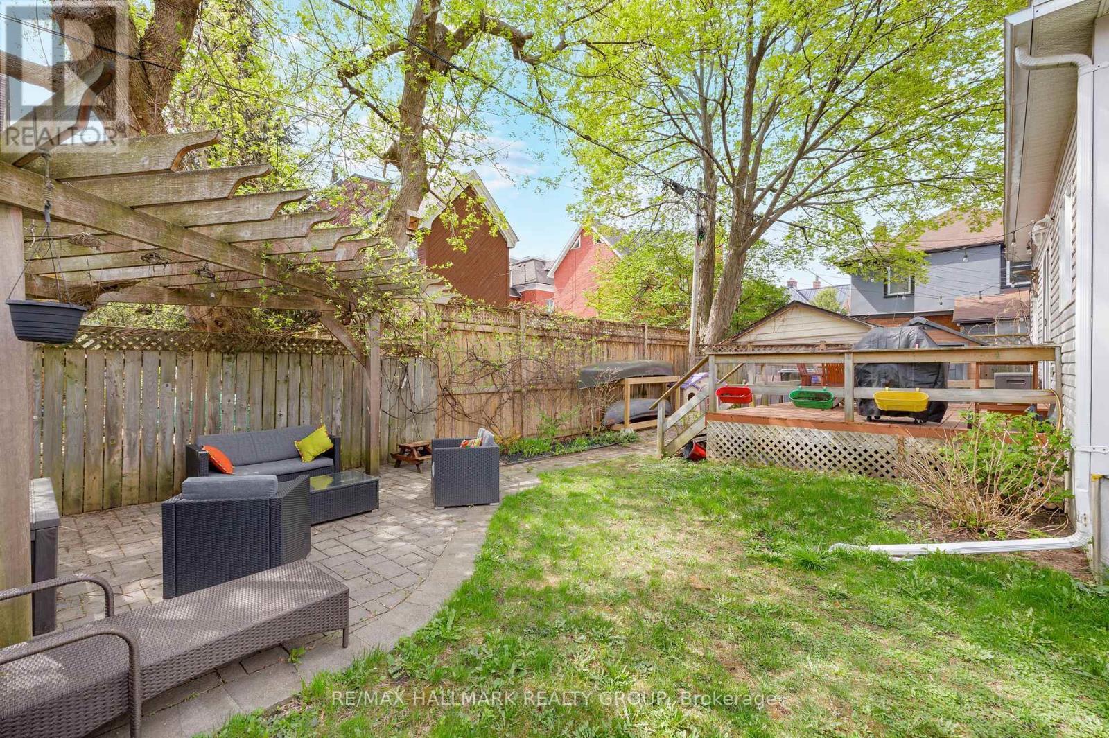 patio under pergola - 396 Daly Avenue, Ottawa, ON - Outdoor With Deck Patio Veranda