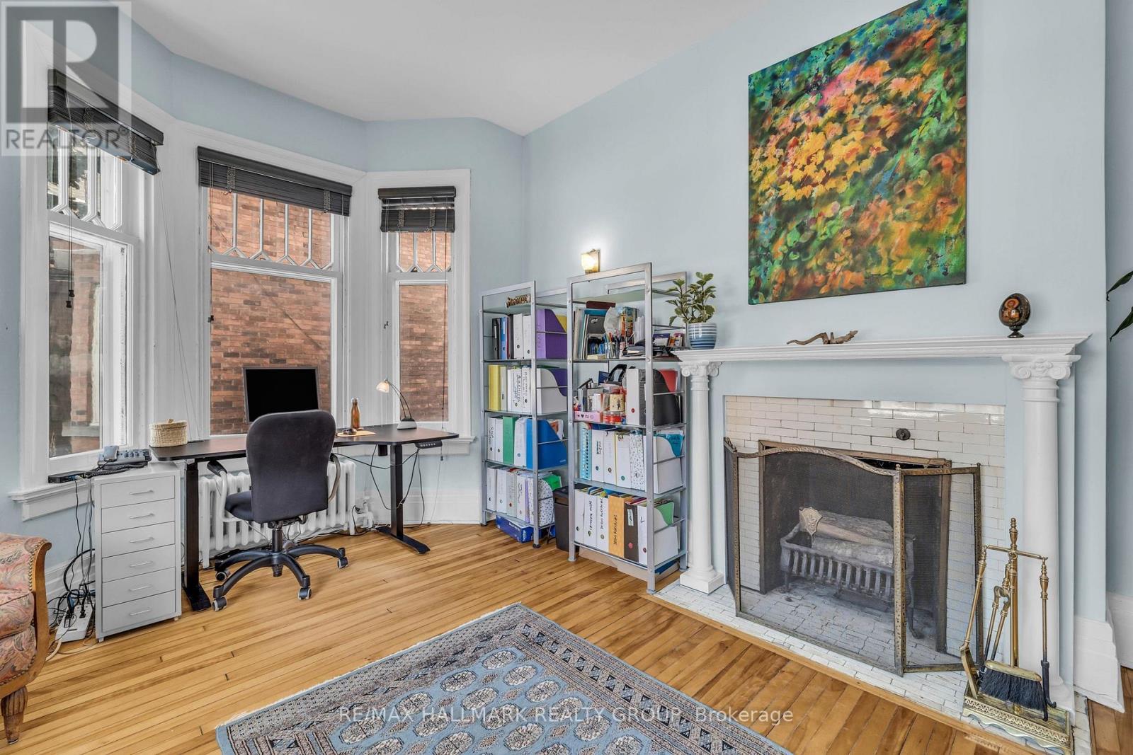 396 Daly Avenue, Ottawa, ON - Indoor With Fireplace