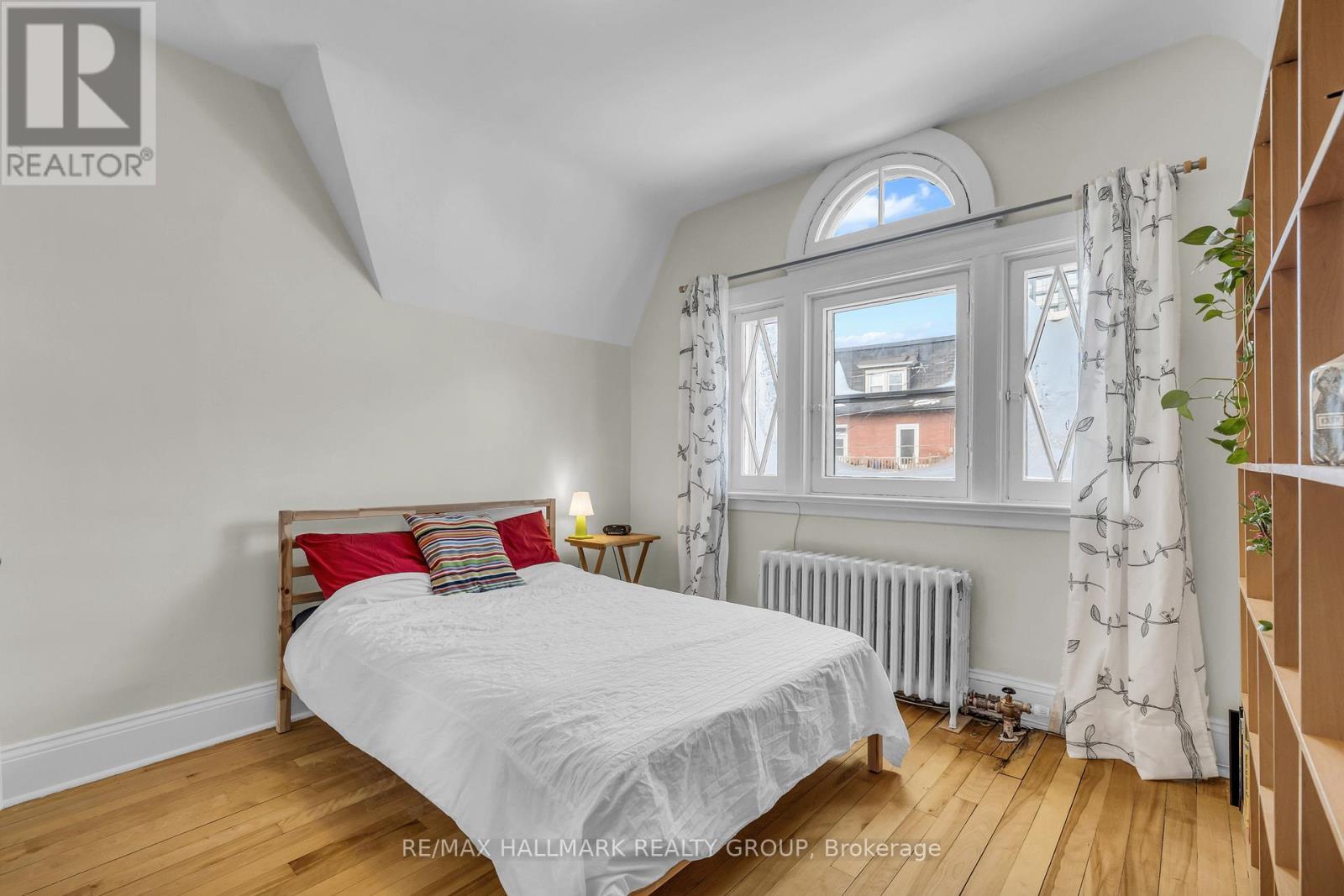 third bedroom - 396 Daly Avenue, Ottawa, ON - Indoor Photo Showing Bedroom