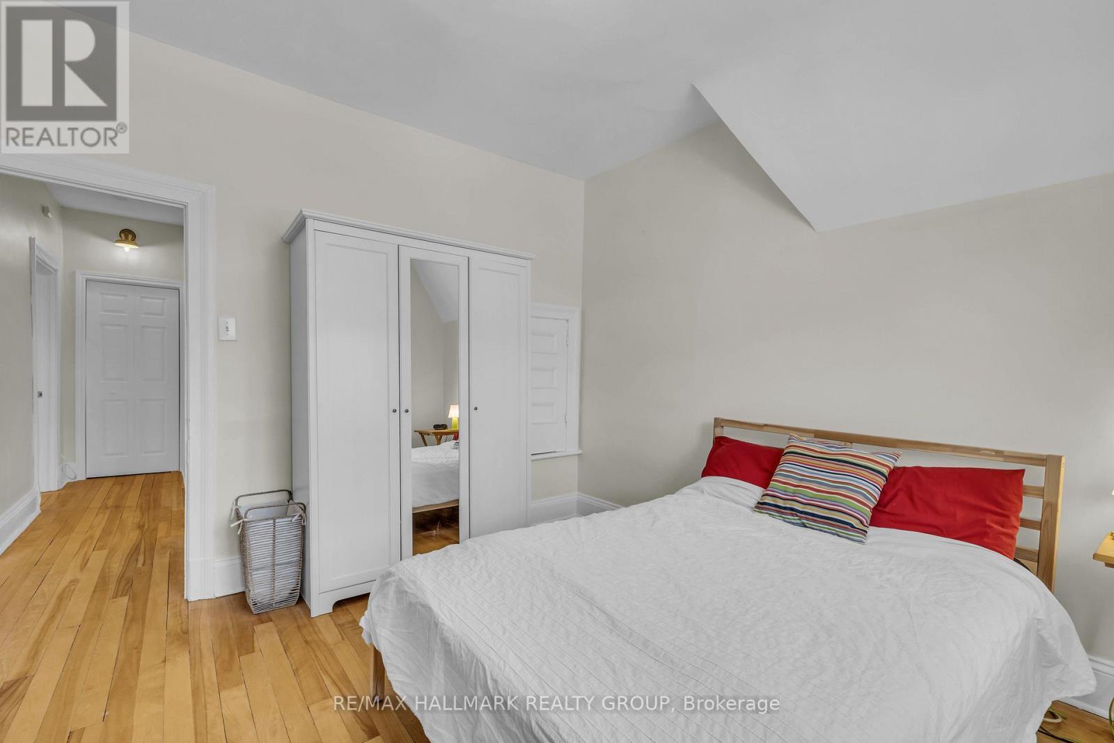 396 Daly Avenue, Ottawa, ON - Indoor Photo Showing Bedroom