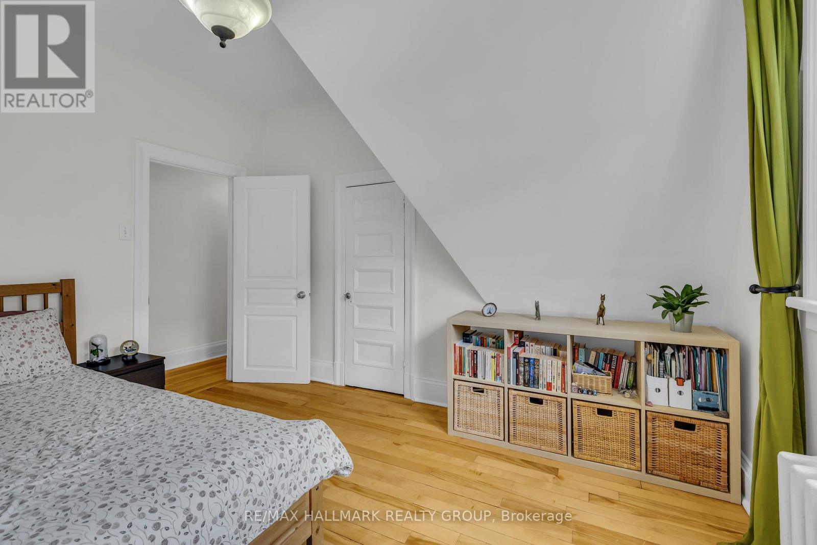 396 Daly Avenue, Ottawa, ON - Indoor Photo Showing Bedroom