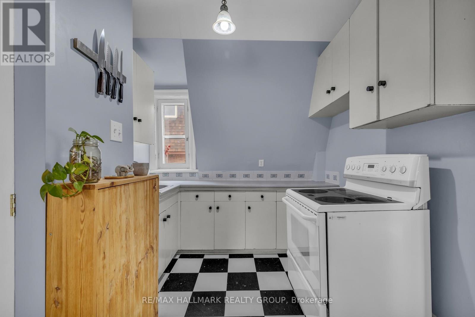 396 Daly Avenue, Ottawa, ON - Indoor Photo Showing Laundry Room