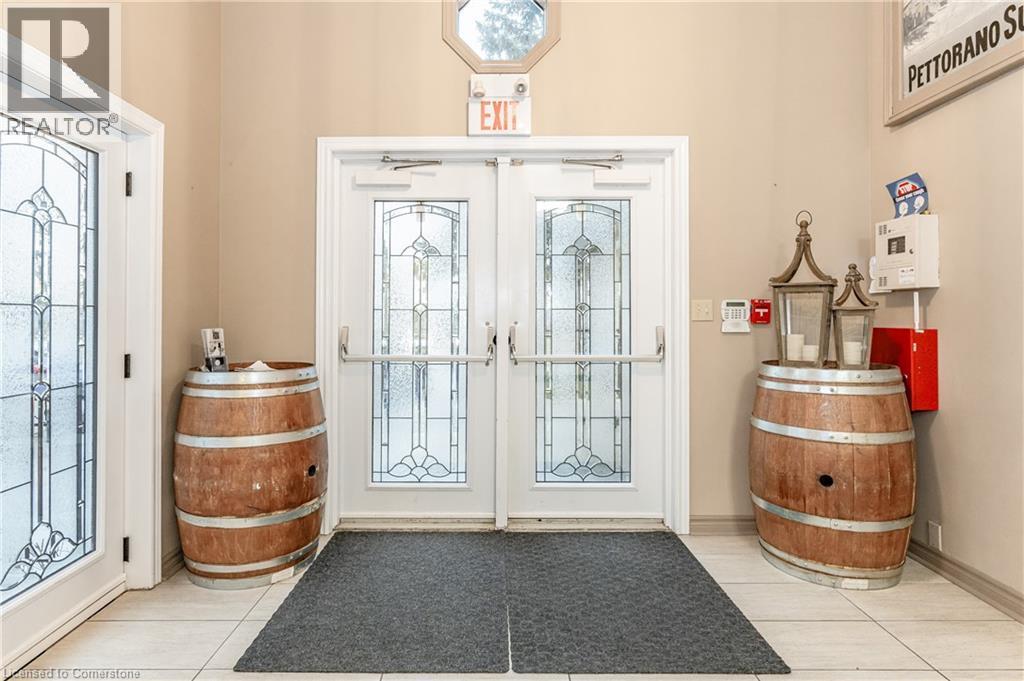 288 Kemp Road W, Grimsby, ON