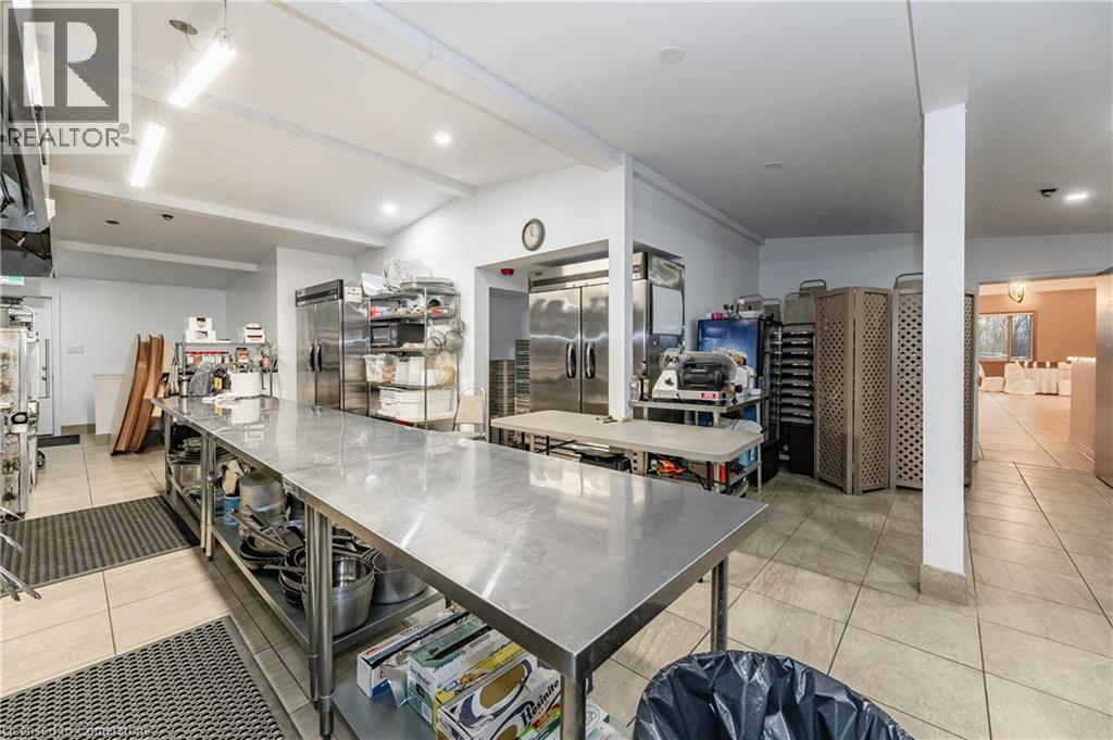 288 Kemp Road W, Grimsby, ON