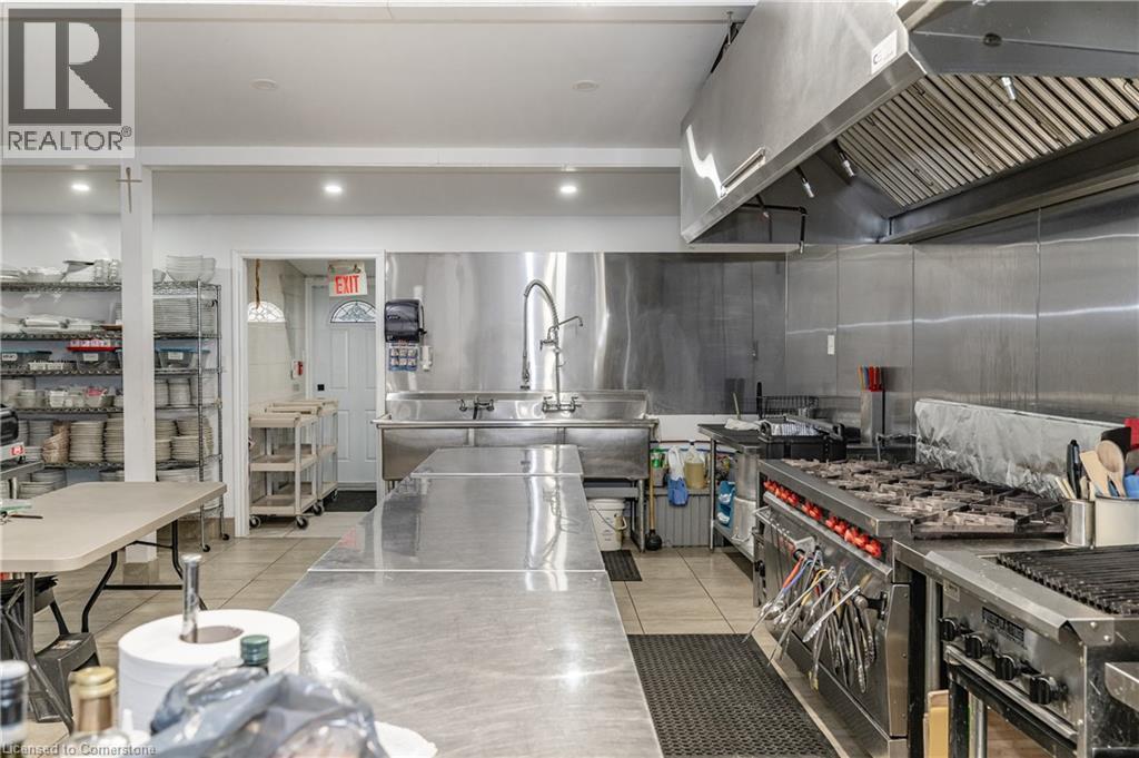 288 Kemp Road W, Grimsby, ON