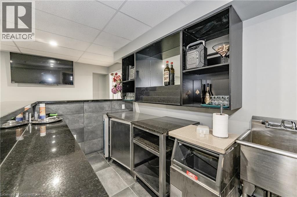 288 Kemp Road W, Grimsby, ON