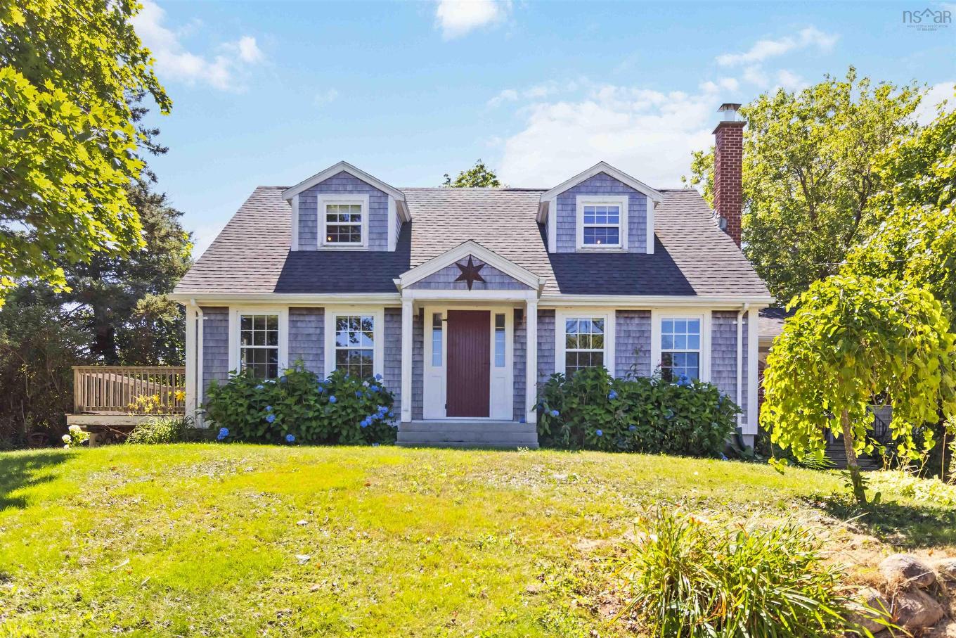 385 Green Street, Lunenburg, NS