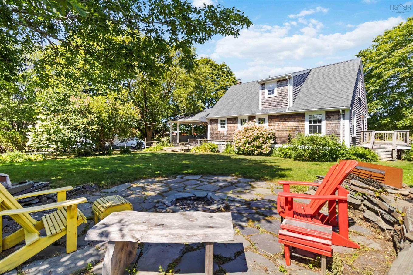 385 Green Street, Lunenburg, NS