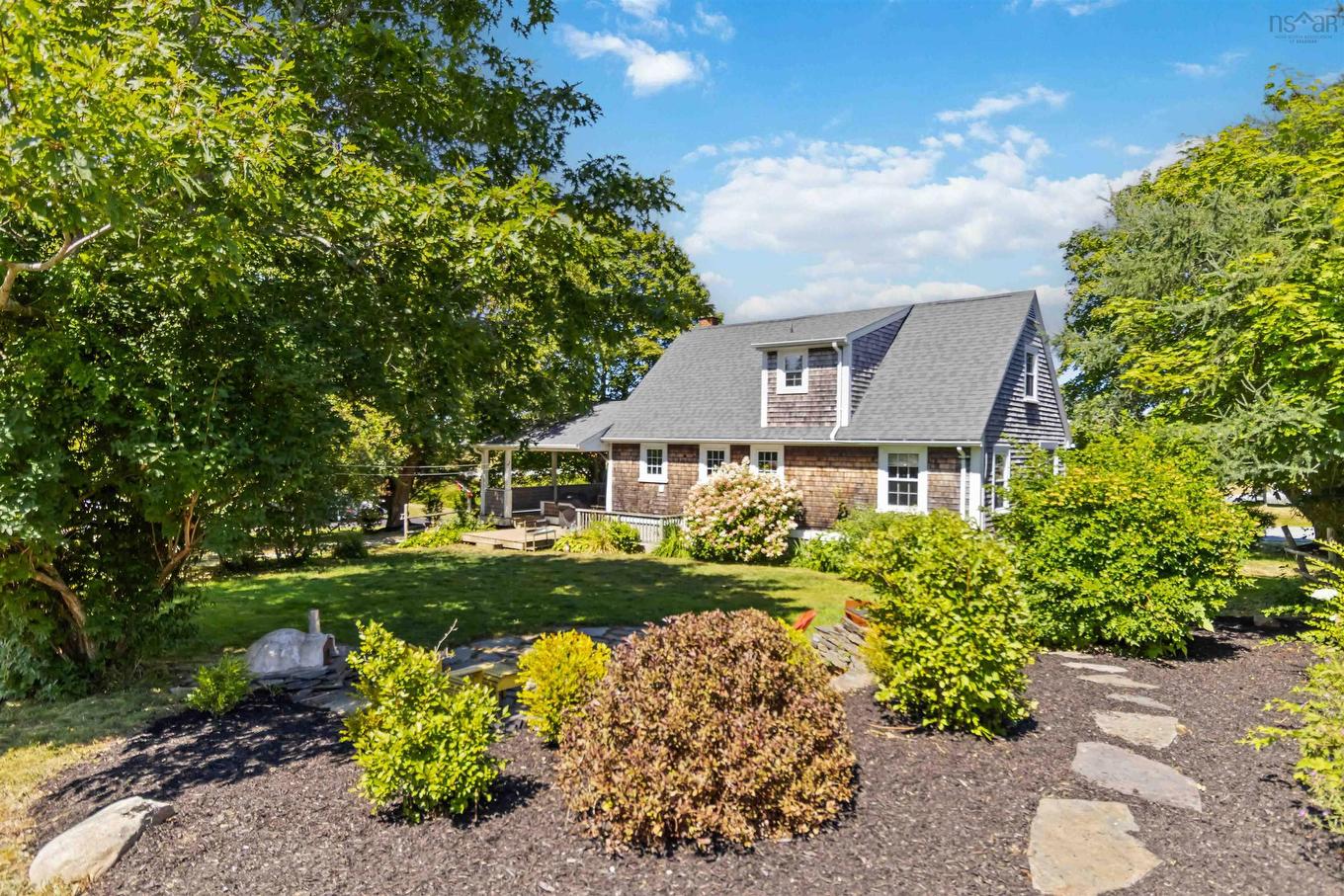 385 Green Street, Lunenburg, NS