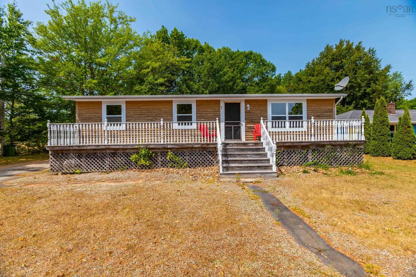 1 Pinecrest Drive, Middleton, NS