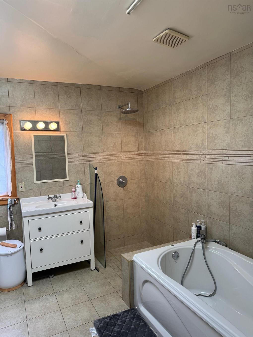 956 Highway 203, Kemptville, NS