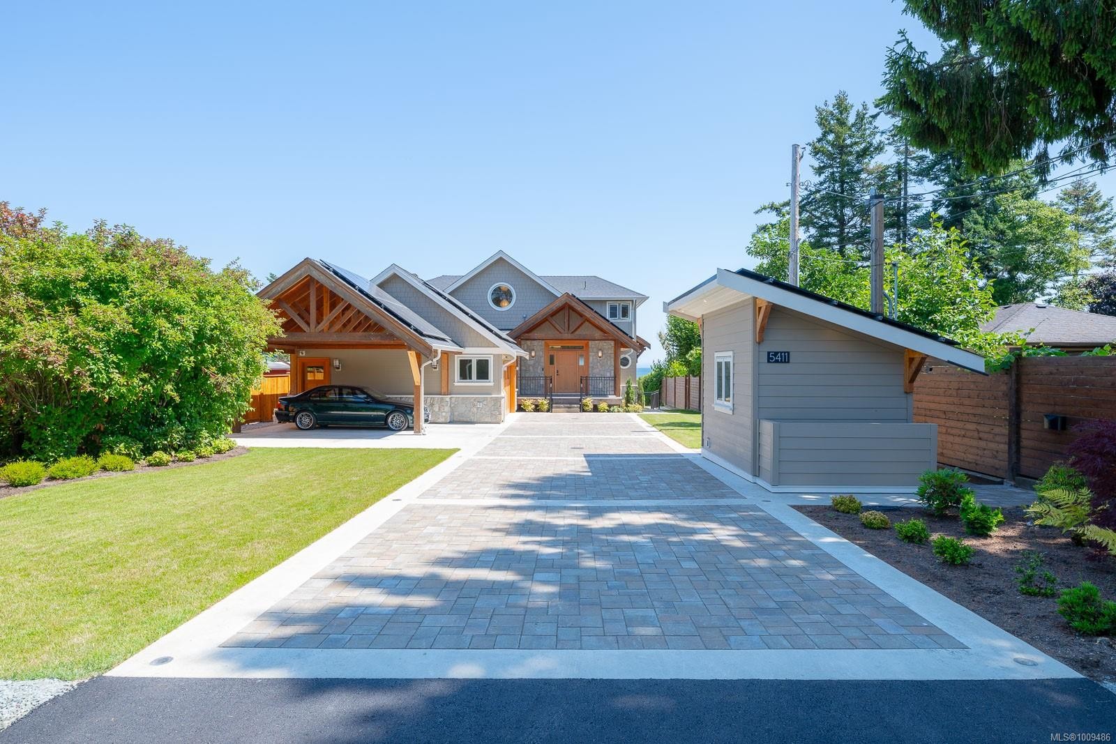 5411 Parker Ave, Saanich, BC