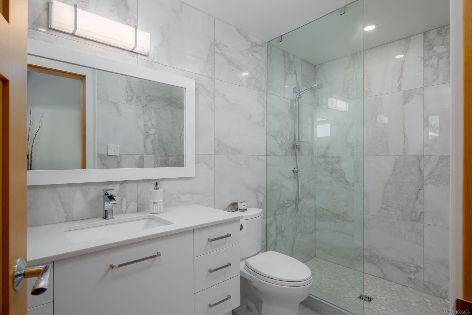 5411 Parker Ave, Saanich, BC