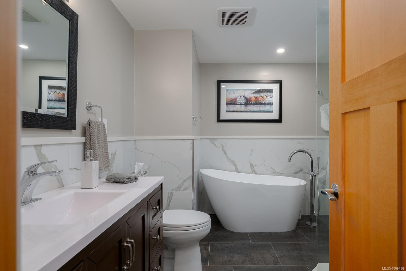 5411 Parker Ave, Saanich, BC