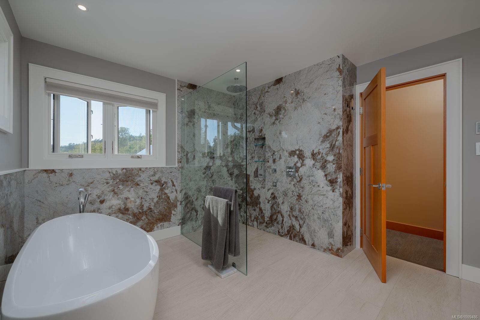 5411 Parker Ave, Saanich, BC