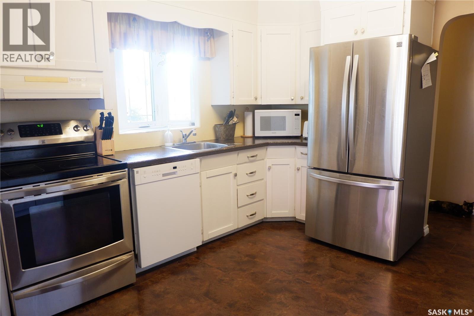 314 Columbus Drive, Rockglen, SK - Indoor Photo Showing Kitchen