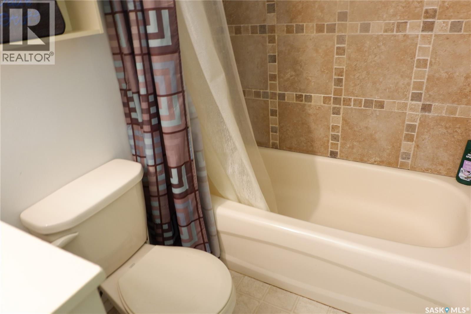 314 Columbus Drive, Rockglen, SK - Indoor Photo Showing Bathroom