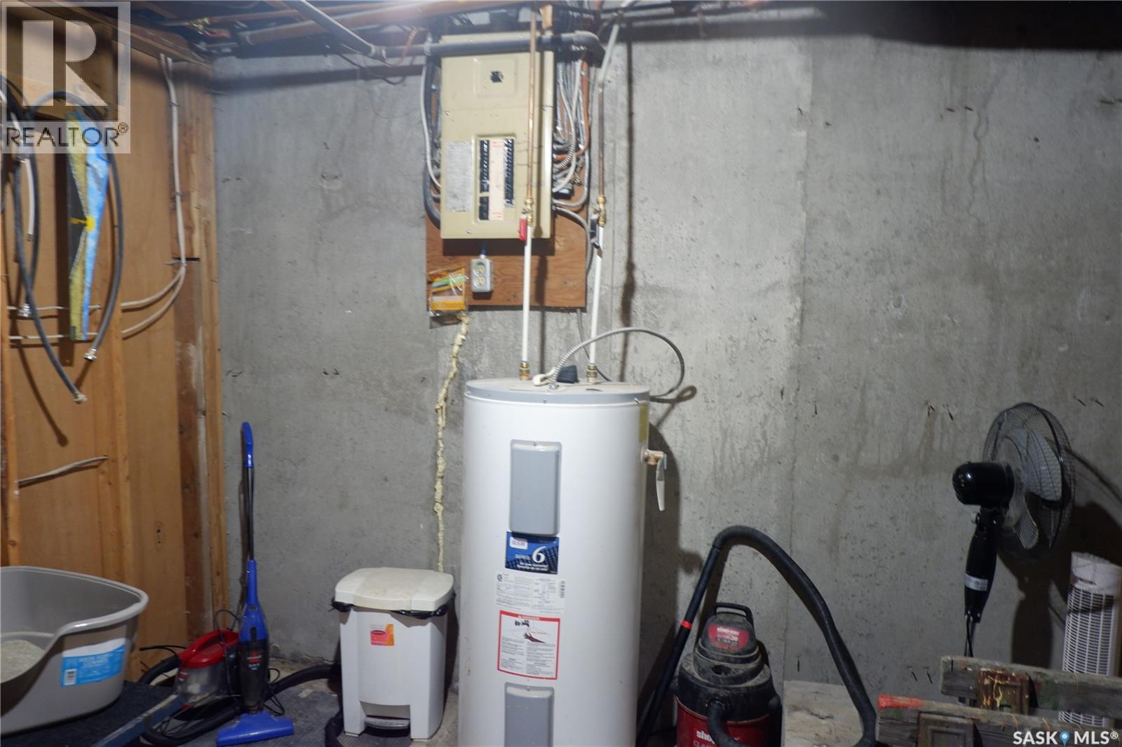 314 Columbus Drive, Rockglen, SK - Indoor Photo Showing Basement