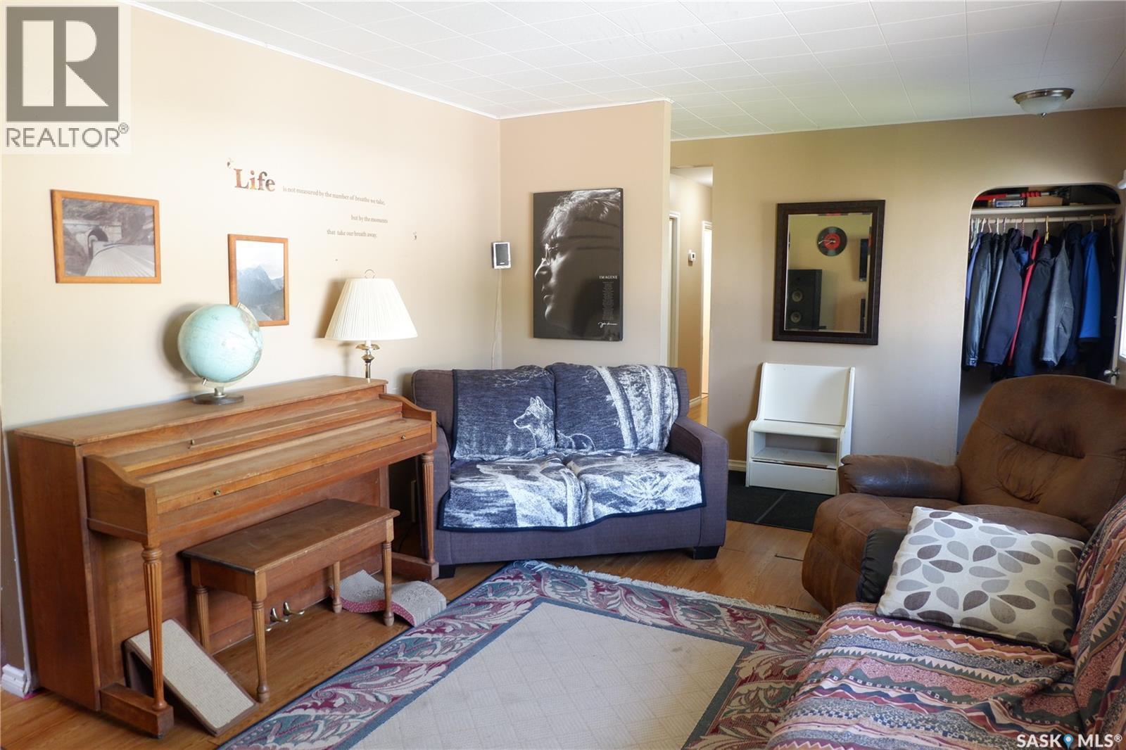 314 Columbus Drive, Rockglen, SK - Indoor