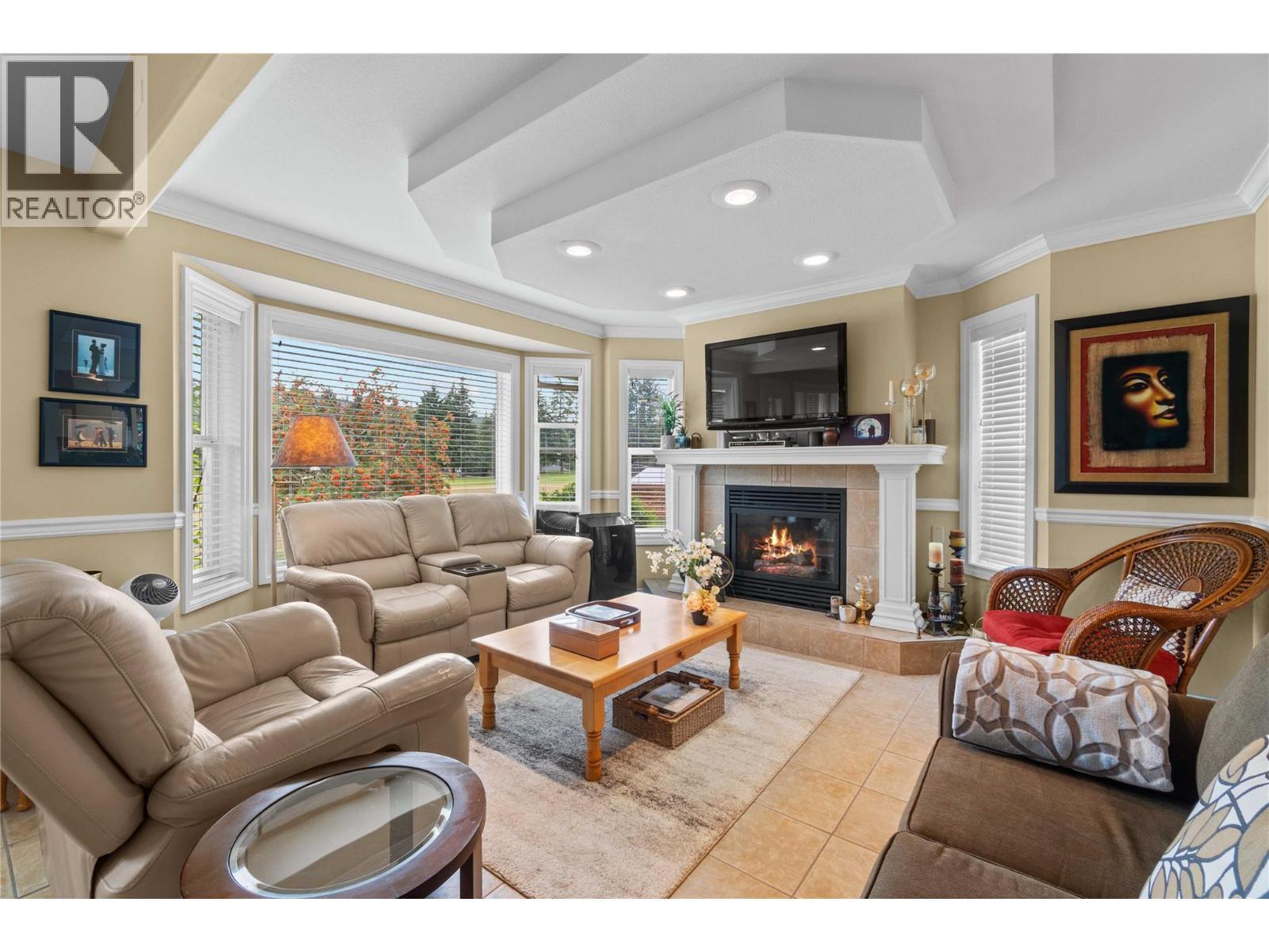 2552 Golf View Crescent, Blind Bay, BC - Indoor Photo Showing Living Room With Fireplace