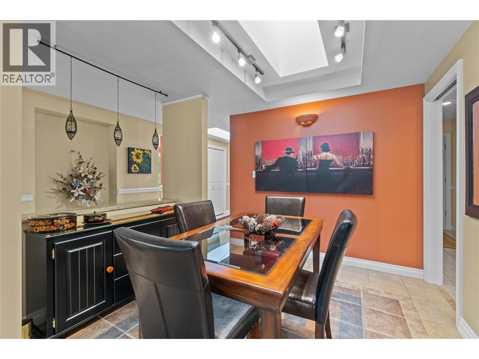 2552 Golf View Crescent, Blind Bay, BC - Indoor Photo Showing Dining Room