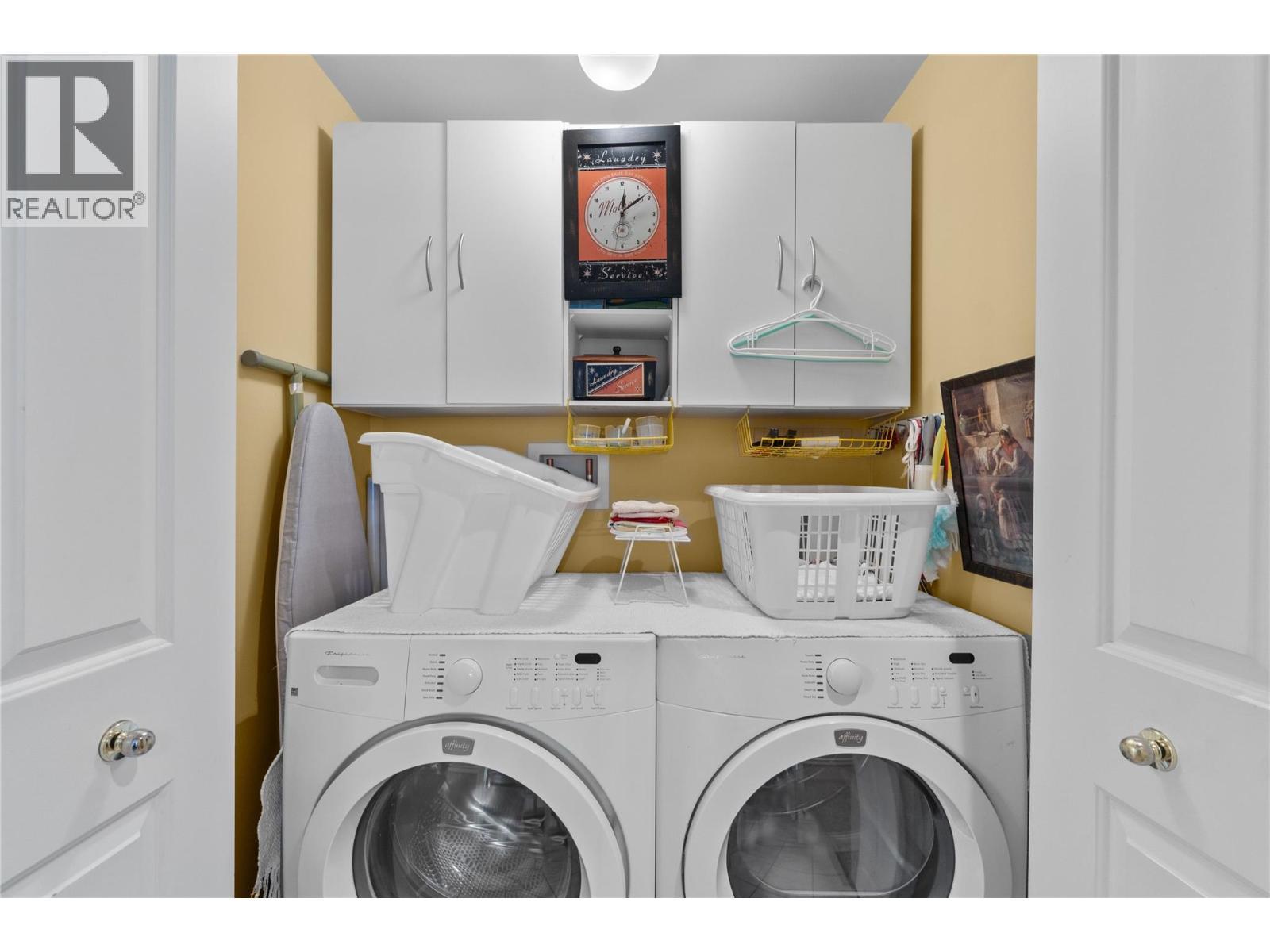 2552 Golf View Crescent, Blind Bay, BC - Indoor Photo Showing Laundry Room