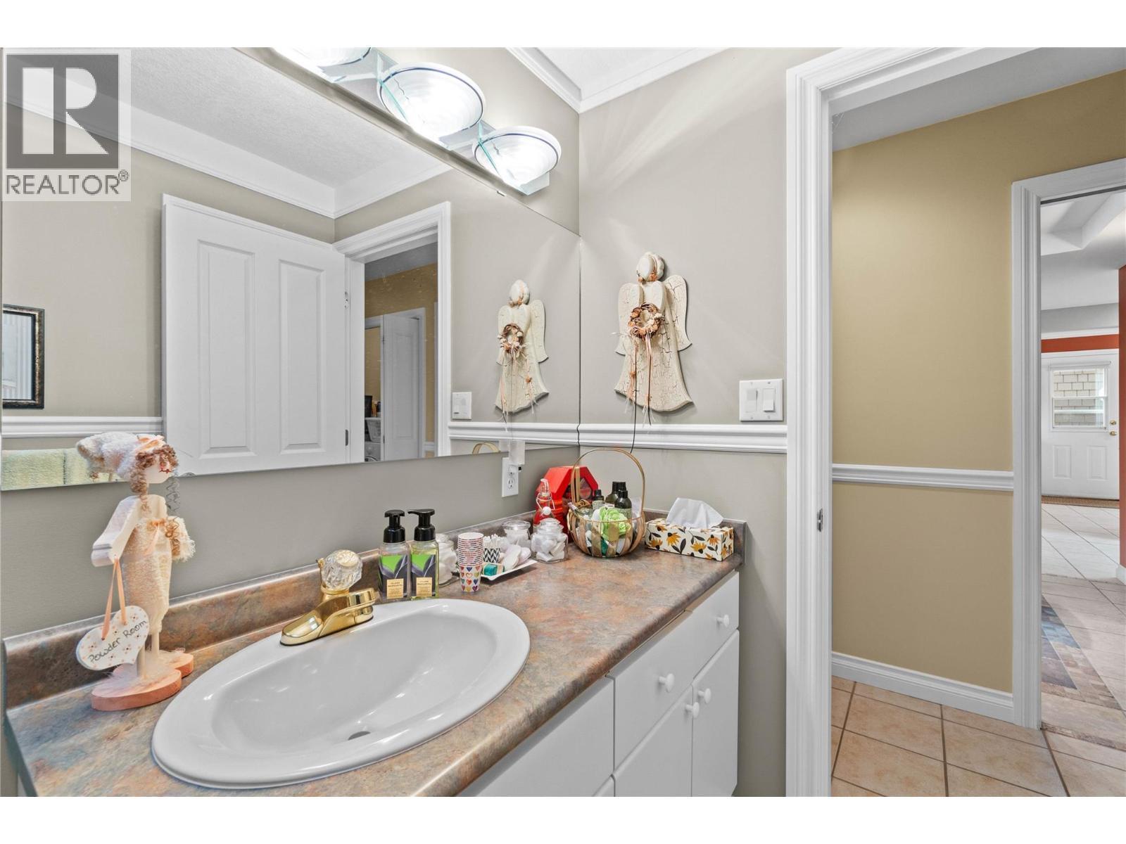 2552 Golf View Crescent, Blind Bay, BC - Indoor Photo Showing Bathroom