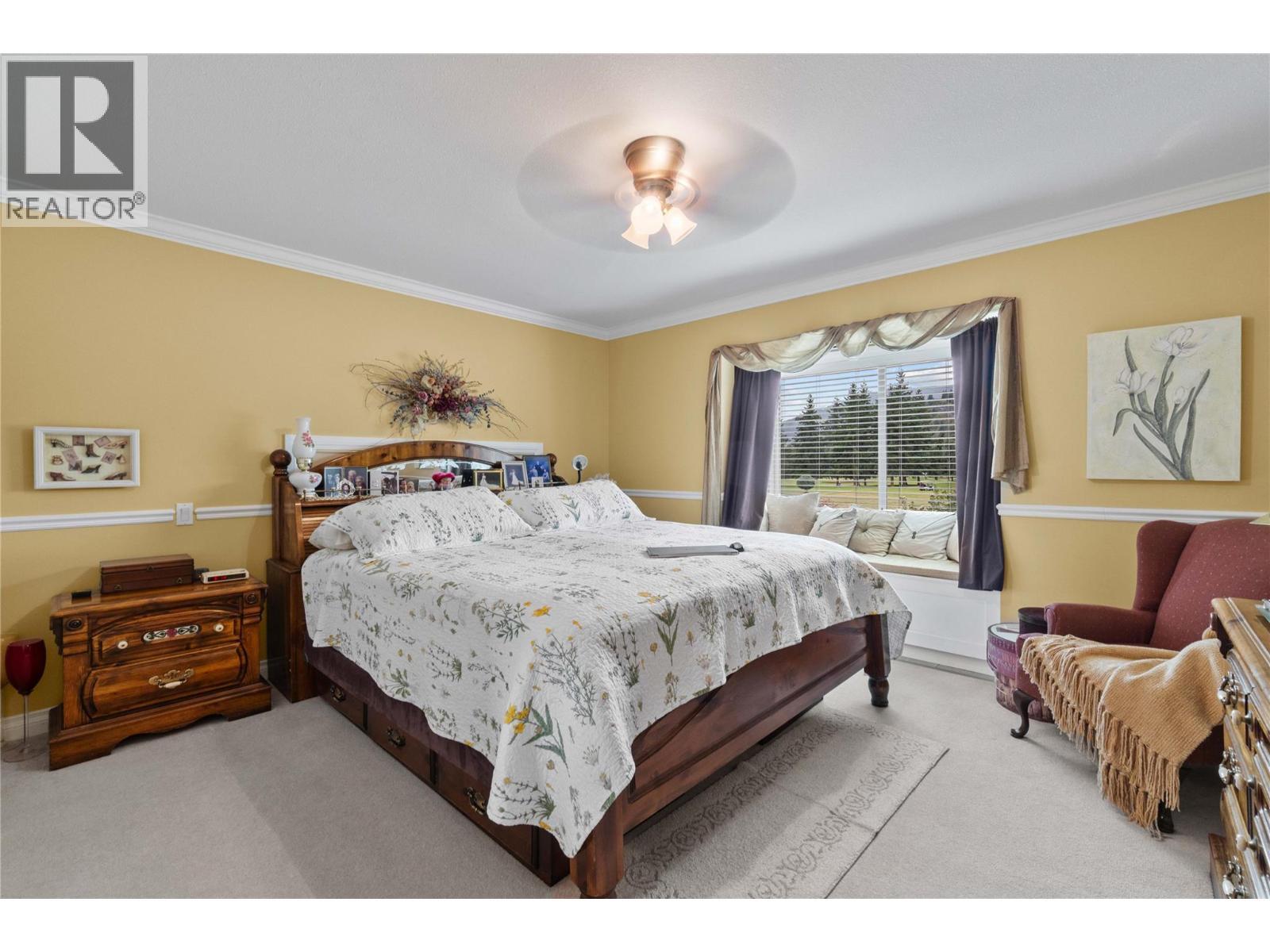 2552 Golf View Crescent, Blind Bay, BC - Indoor Photo Showing Bedroom