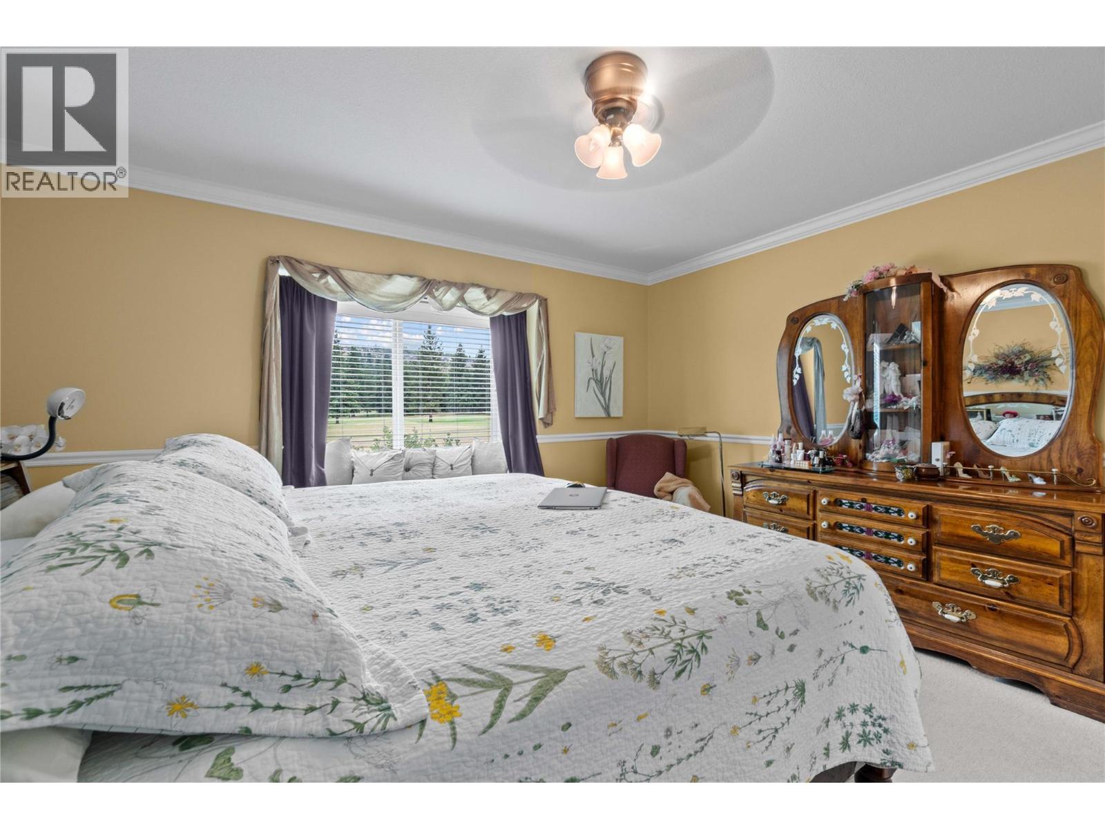 2552 Golf View Crescent, Blind Bay, BC - Indoor Photo Showing Bedroom